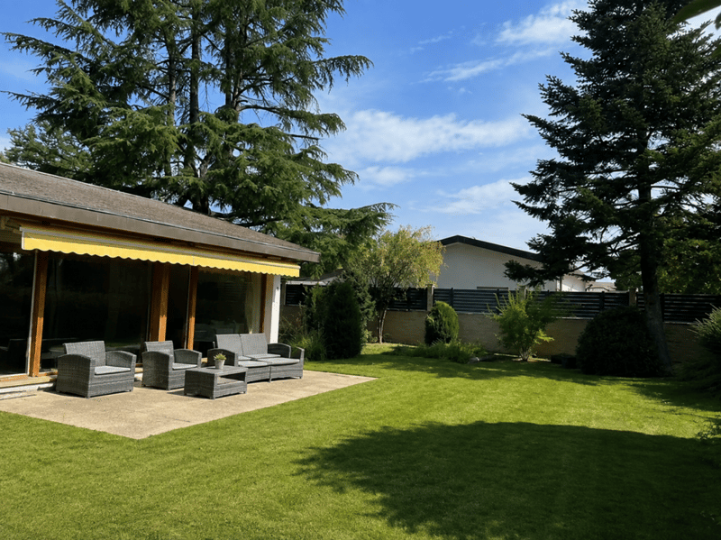 Maison de plain-pied à rénover - belle parcelle (1)