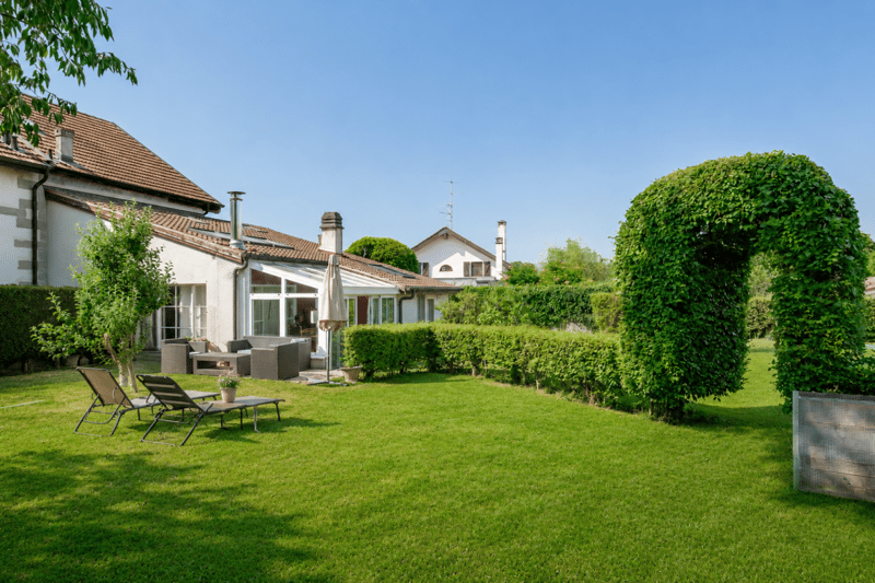 Belle Bâtisse du 16ème siècle sur parcelle de 1400 m2 (8)
