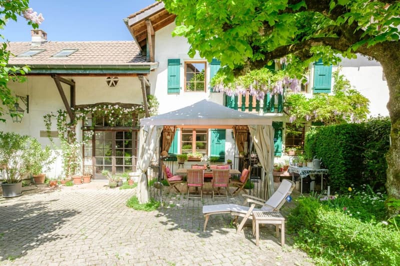 Maison de charme au coeur de Bernex (2)