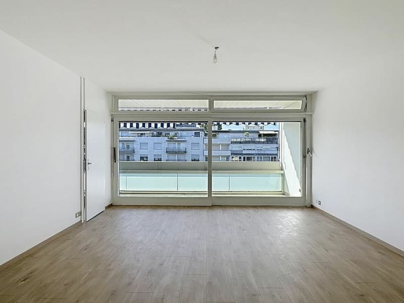 Studio rénové au 7ème étage avec piscine (2)