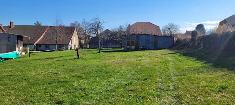 Terrain constructible de 1'123 m² à environ 45 min de Genève (1)