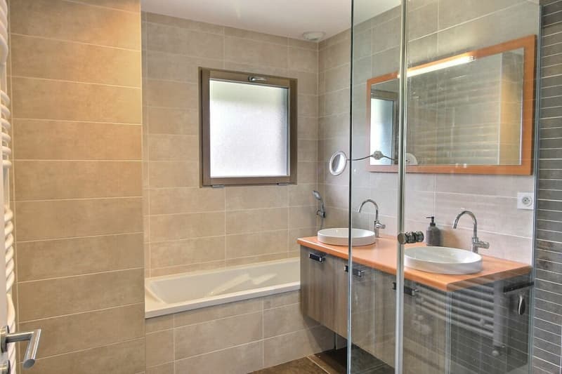 Casa 236 m2 su terreno 800m2 - 01220 Divonne-les-Bains (11)