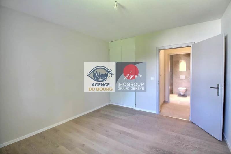 Spacious duplex with private garden in the style of a house - Anières (9)