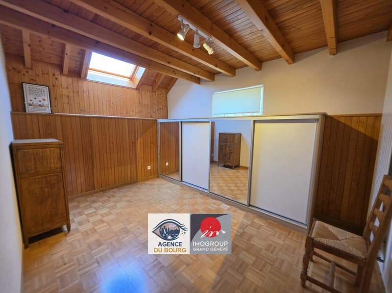 Ensemble immobilier avec deux maisons sur plus de 2'100 m² de terrain (6)