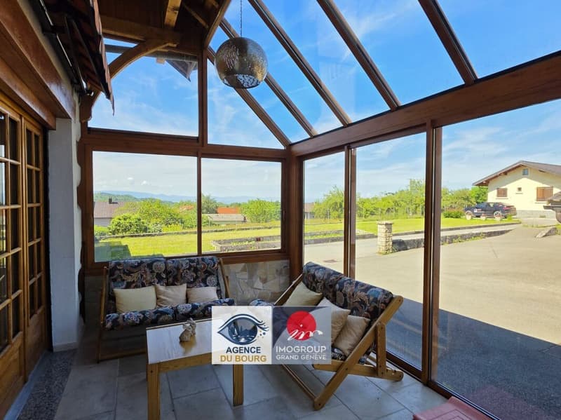 Ensemble immobilier avec deux maisons sur plus de 2'100 m² de terrain (3)