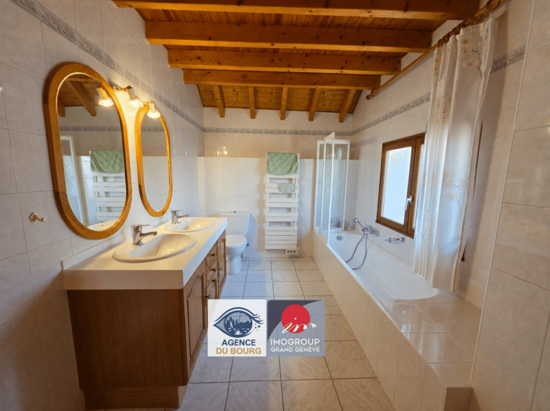 Ensemble immobilier avec deux maisons sur plus de 2'100 m² de terrain (7)