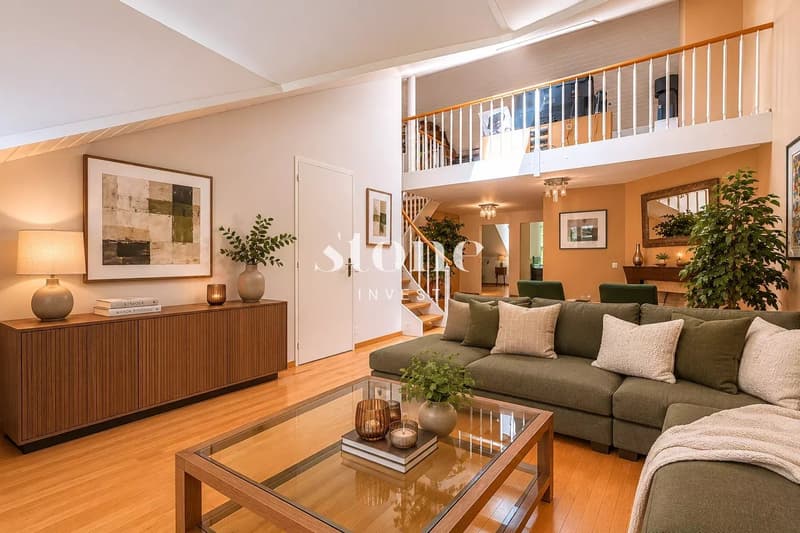 Beautiful attic with character (4)