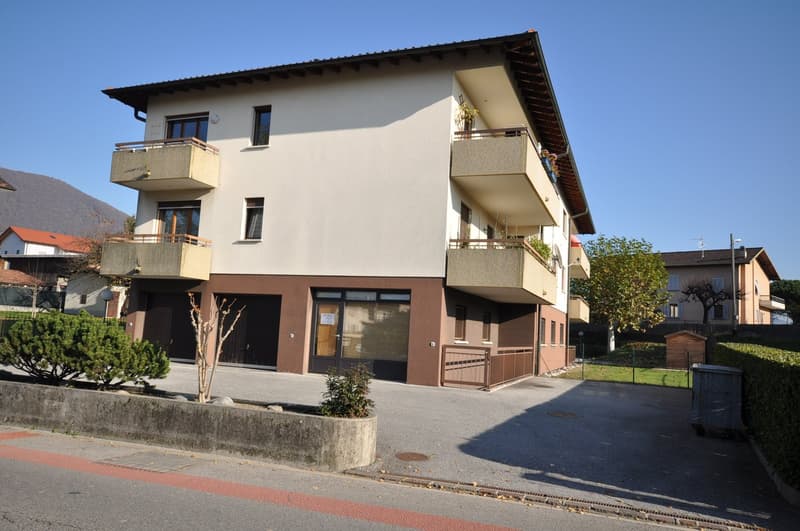 COLDRERIO CENTRO, UFFICIO/SHOWROOM AL PT DI 55 MQ (2)