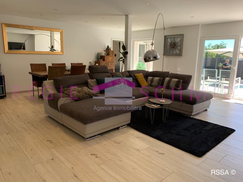Individual Villa in a quiet location with an open view (4)