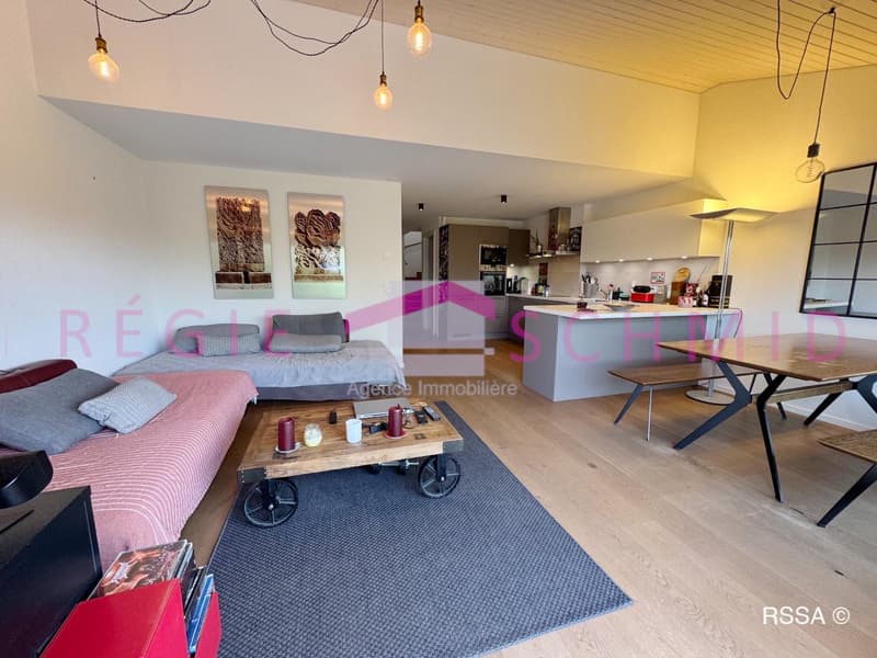 Appartement im letzten Stock mit 3 Zimmern in Gingins (2)