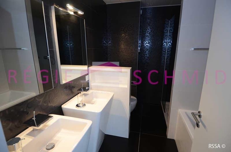 Appartement duplex en attique de 7,5 pièces à Eysins (11)