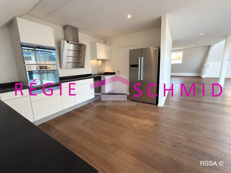 Appartement duplex en attique de 7,5 pièces à Eysins (6)