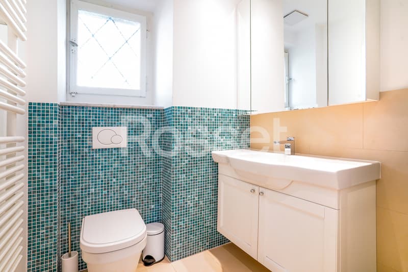 Exclusive: Individual villa with independent apartment (12)