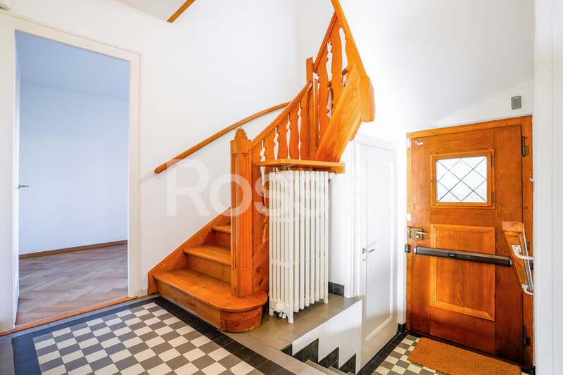 Exclusive: Individual villa with independent apartment (2)