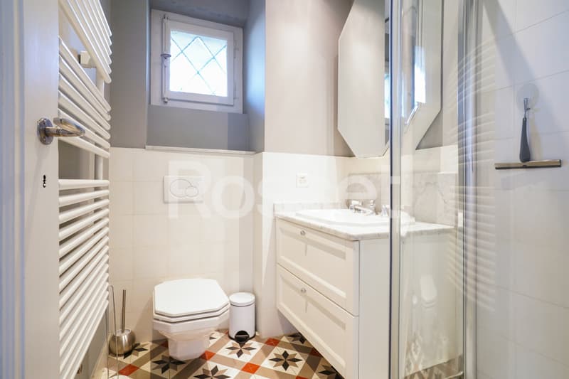 Exclusive: Individual villa with independent apartment (7)