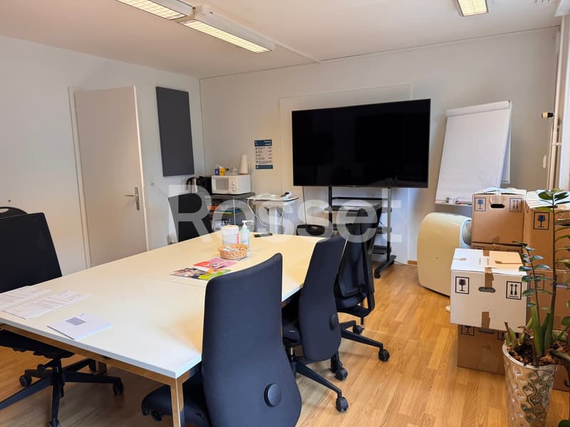 Administrative surface or 122m2 accommodation (2)