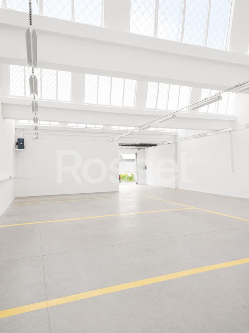 Bureaux d'env. 273 m² au rez-de-chaussée (5)