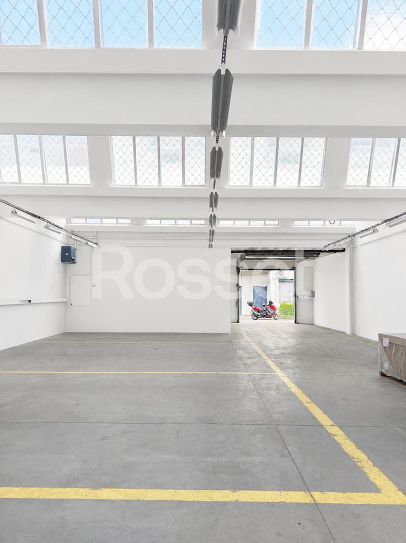 Bureaux d'env. 273 m² au rez-de-chaussée (1)