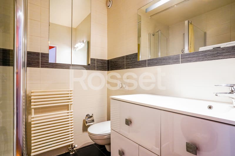 Exclusive: Beautiful 4-room apartment in the heart of Thônex (3)