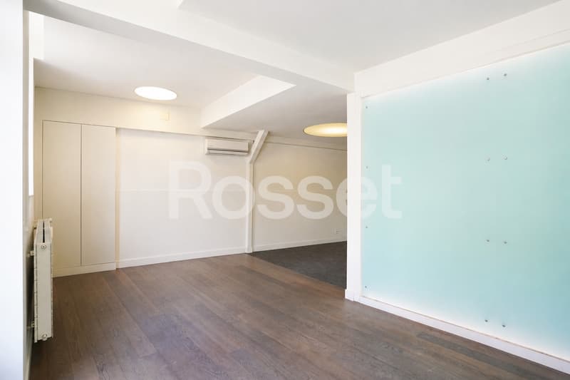 Belle arcade d'env. 80m² (2)