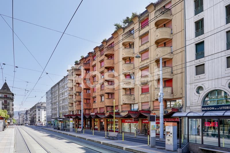 Bureaux d'env. 100 m² au 1er étage (1)