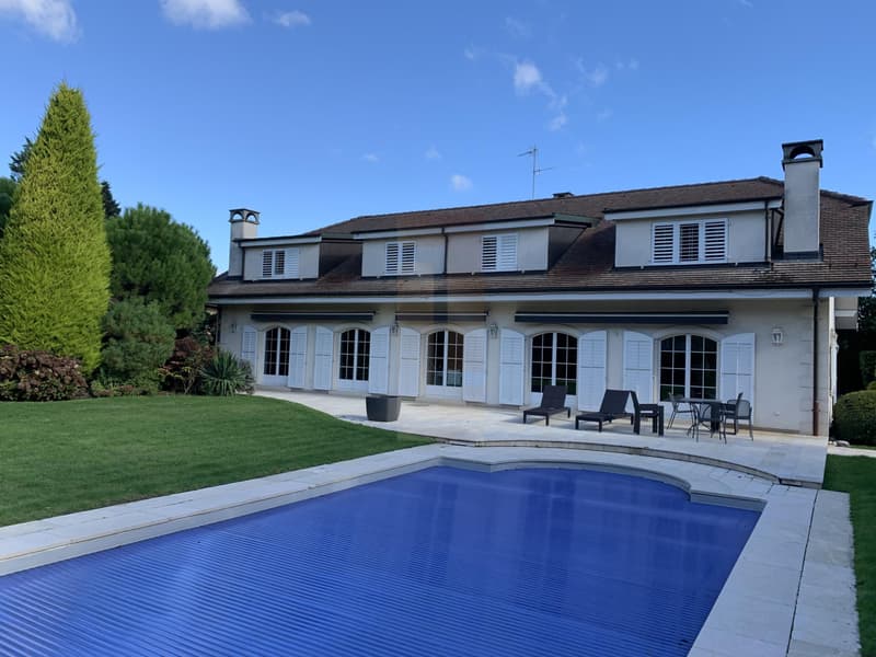 Bella casa familiare con piscina e dépendance (13)