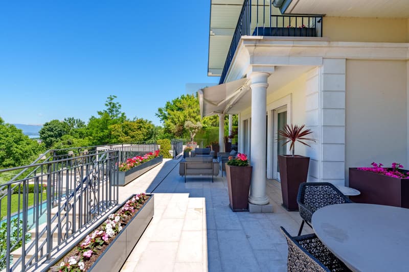 Exceptionnelle villa avec vue dégagée sur le lac (10)
