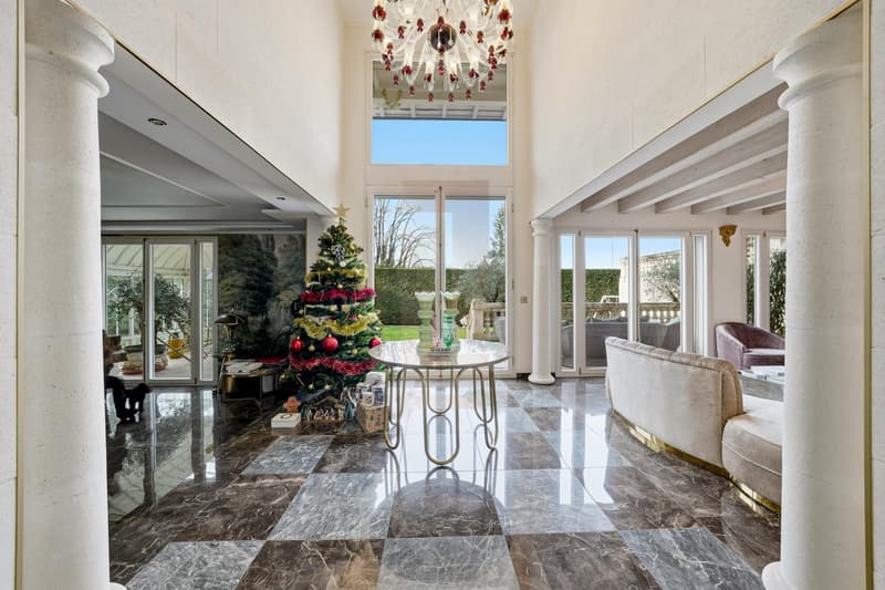 Exclusivity: Magnificent classic villa close to the golf course (1)