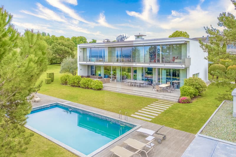 Architect's house in Cologny with pool and lake view (2)