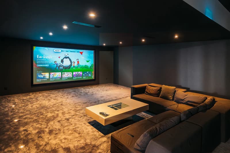 Beautifully furnished contemporary waterfront villa (9)