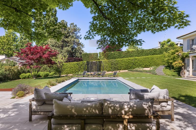 Exclusive: Beautifully renovated house with pool (2)