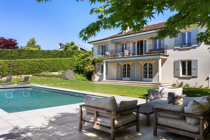 Exclusive: Beautifully renovated house with pool (1)