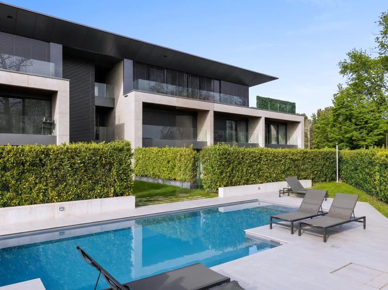 Exclusive: Townhouse with lake view and pool in a high-end residence (13)