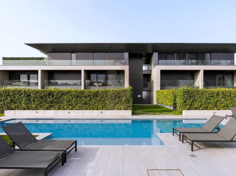 Exclusive: Townhouse with lake view and pool in a high-end residence (1)