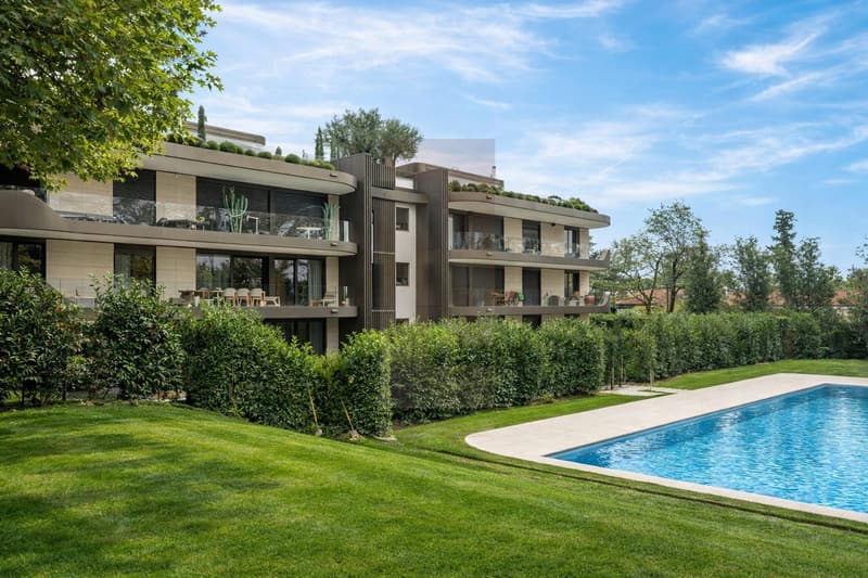 Rare & Sought-after? Apartment in a prestigious residence (1)