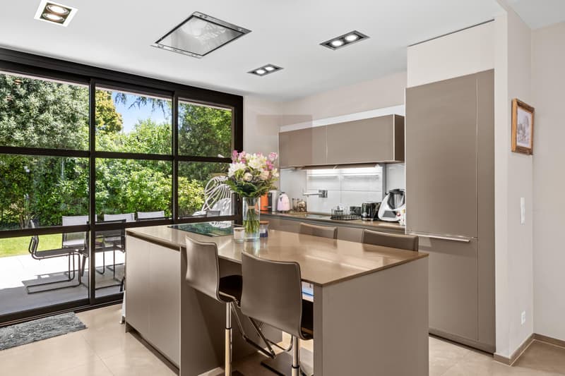 Exclusivity: Beautiful contemporary villa, turnkey (4)