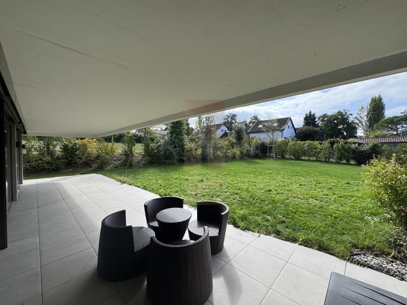 Superbe appartement meublé en rez de jardin (5)