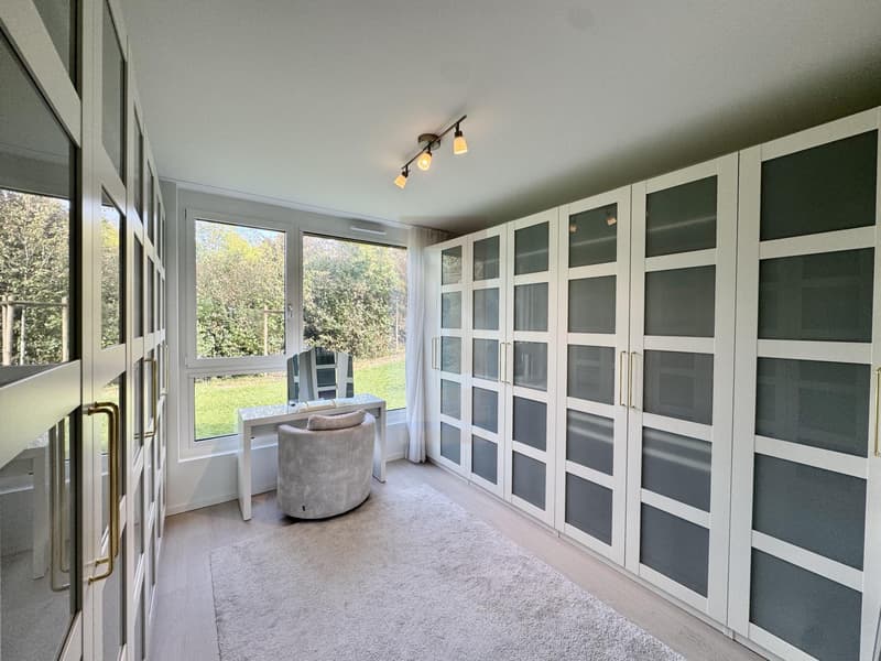 Superbe appartement meublé en rez de jardin (9)
