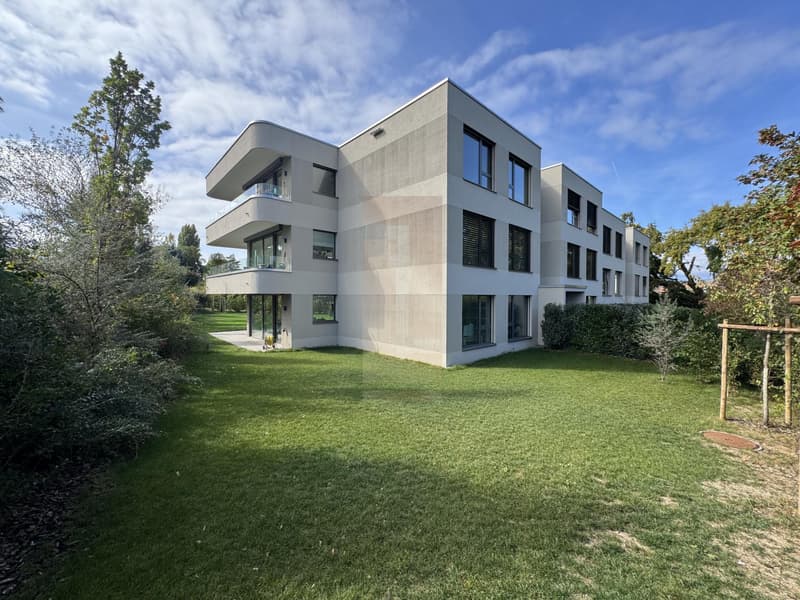 Superbe appartement meublé en rez de jardin (12)
