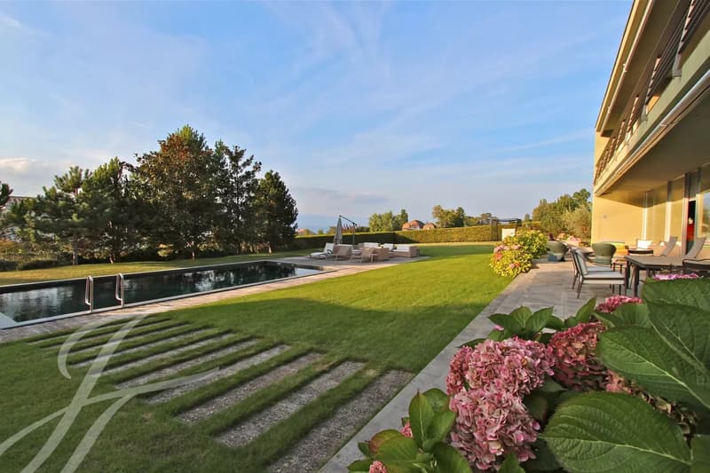 Beautiful contemporary villa in the heart of Cologny (2)