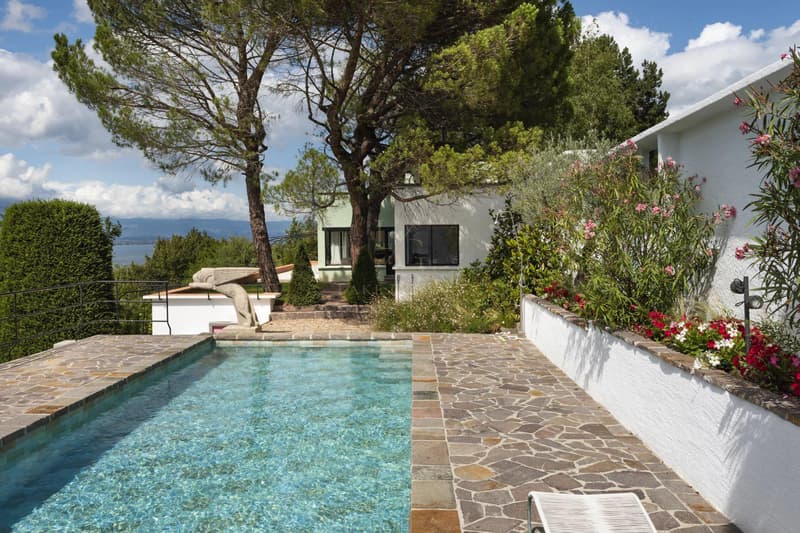 Villa atipica superba con vista sul lago (5)