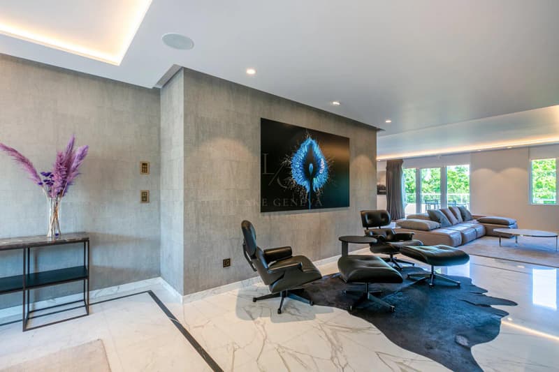 Luxurious renovated duplex attic! (7)