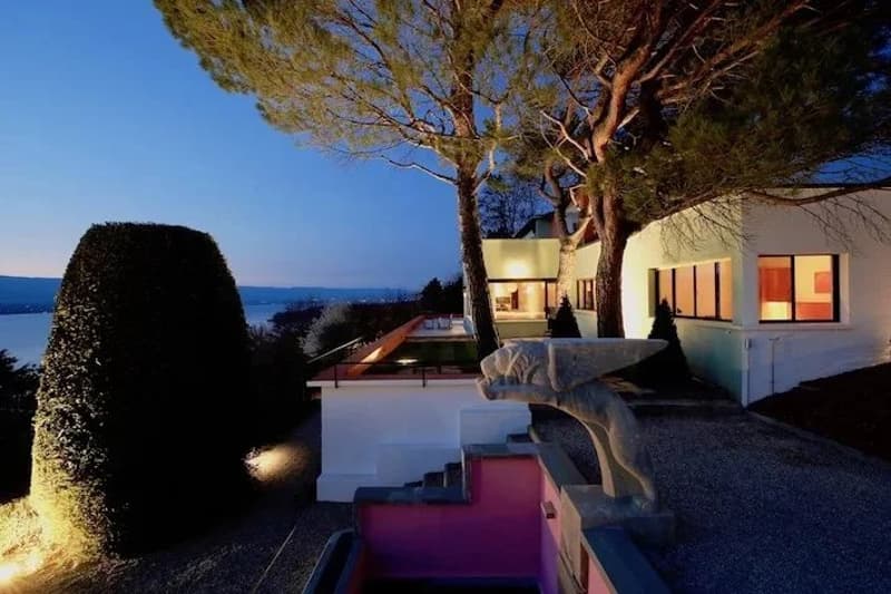 Superbe villa atypique surplombant le lac (4)