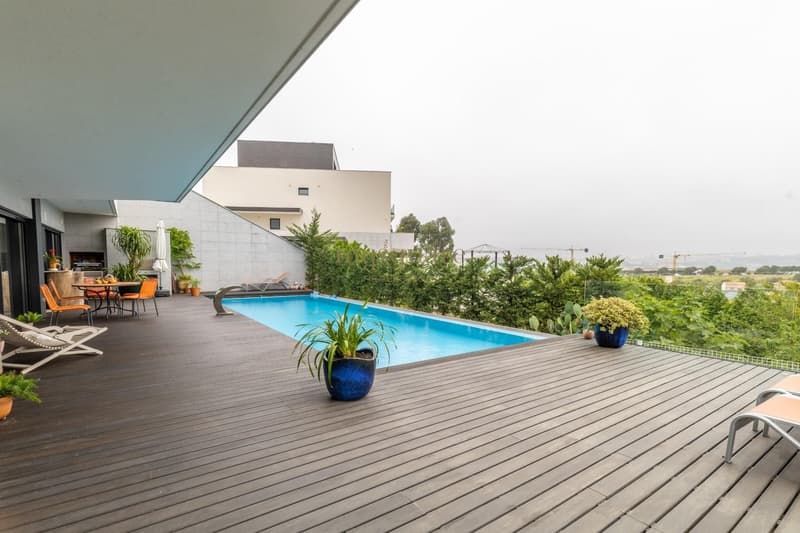 MAGNIFICENT LUXURY VILLA WITH 5 SUITES LOCATED IN VILA NOVA DE GAIA NEXT TO PORTO (2)