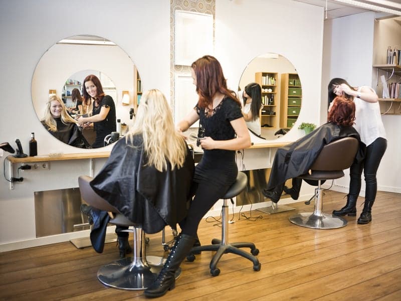 NEWLY DECORATED HAIR SALON - IN THE HOSPITAL QUARTER (1)