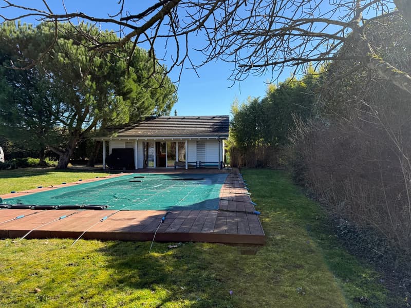 Magnificent 550 m² villa in Corsier, Elegance, comfort and serenity, large swimming pool, 2400 m2 park (3)