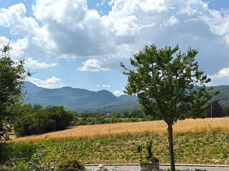 SUR LES HAUTS DE GIVRINS - MAJESTUEUSE VILLA (1)