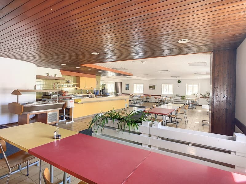 Immeuble mixte de 3779 m3, avec bureaux, dépôt, habitation et garages (3)