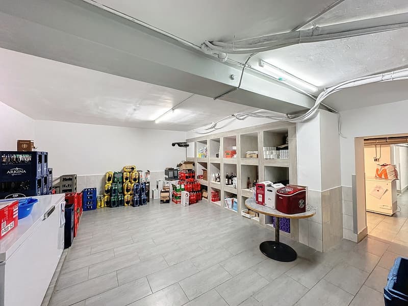 Immeuble mixte avec restaurant (7)