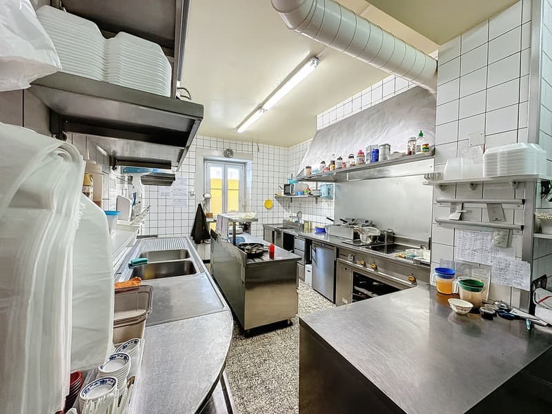 Immeuble mixte avec restaurant (6)